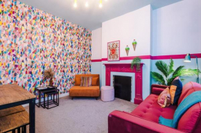 6-Bed Funky Getaway Unique Vibes